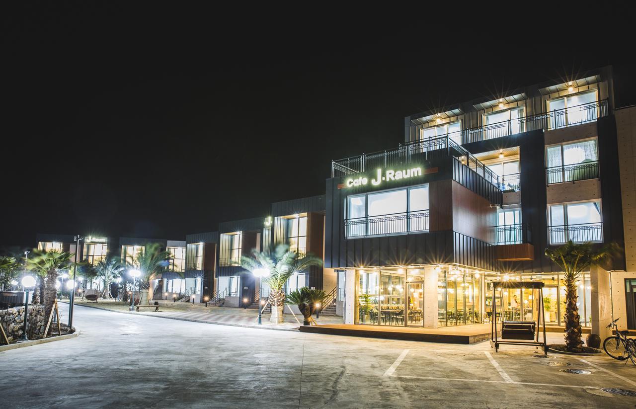 J Raum Resort Согвипхо Экстерьер фото