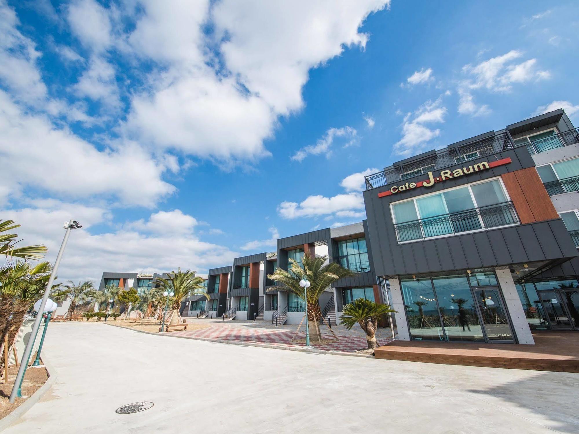 J Raum Resort Согвипхо Экстерьер фото