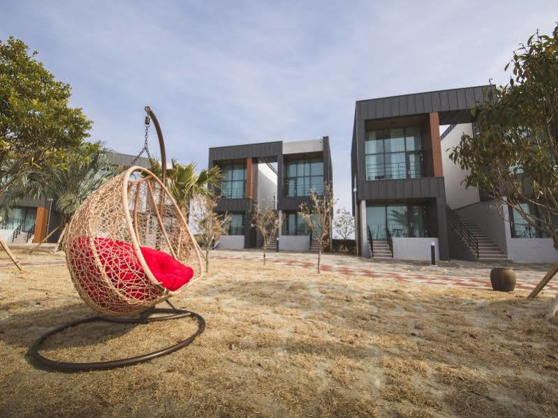 J Raum Resort Согвипхо Экстерьер фото
