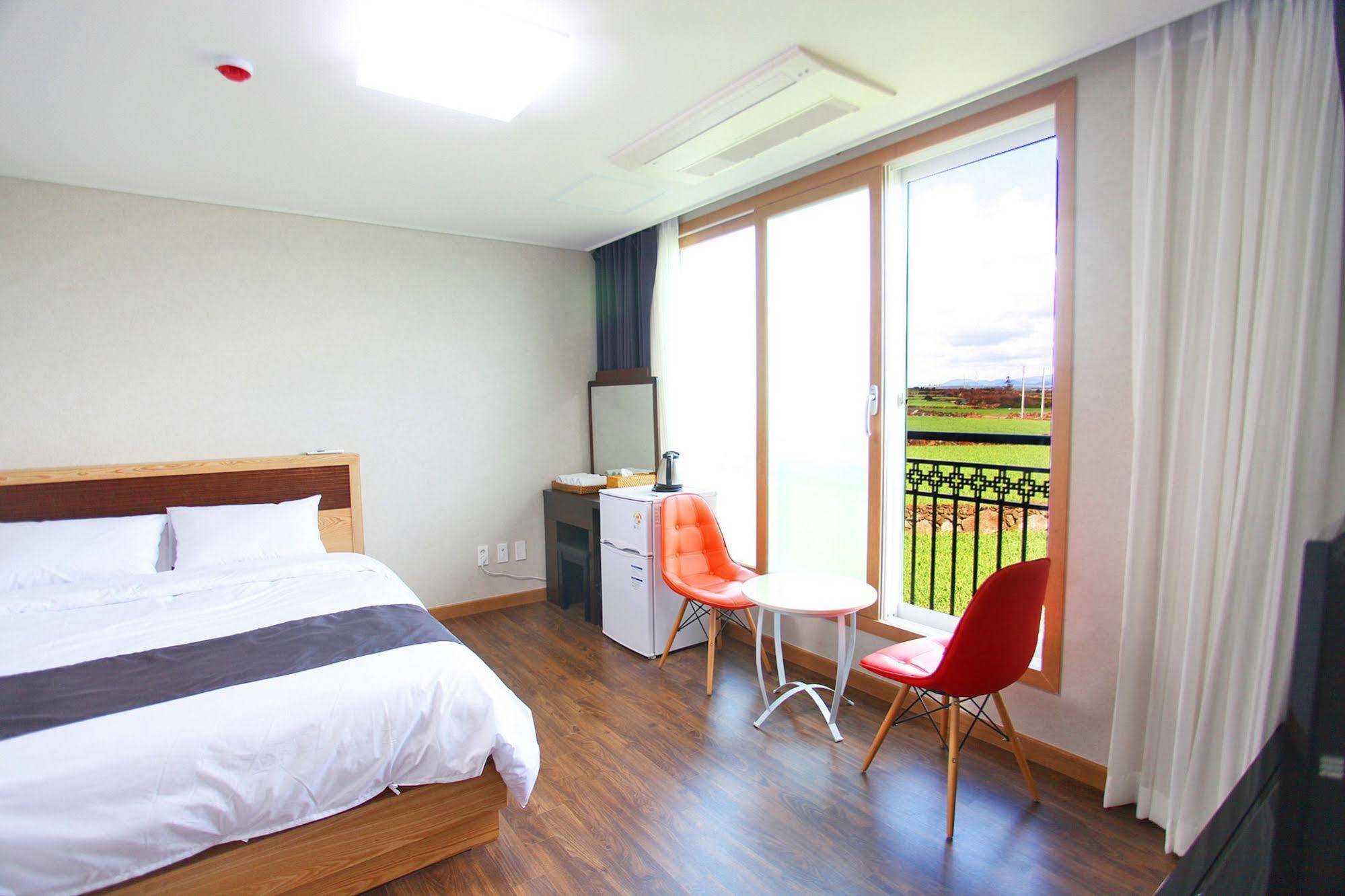 J Raum Resort Согвипхо Экстерьер фото