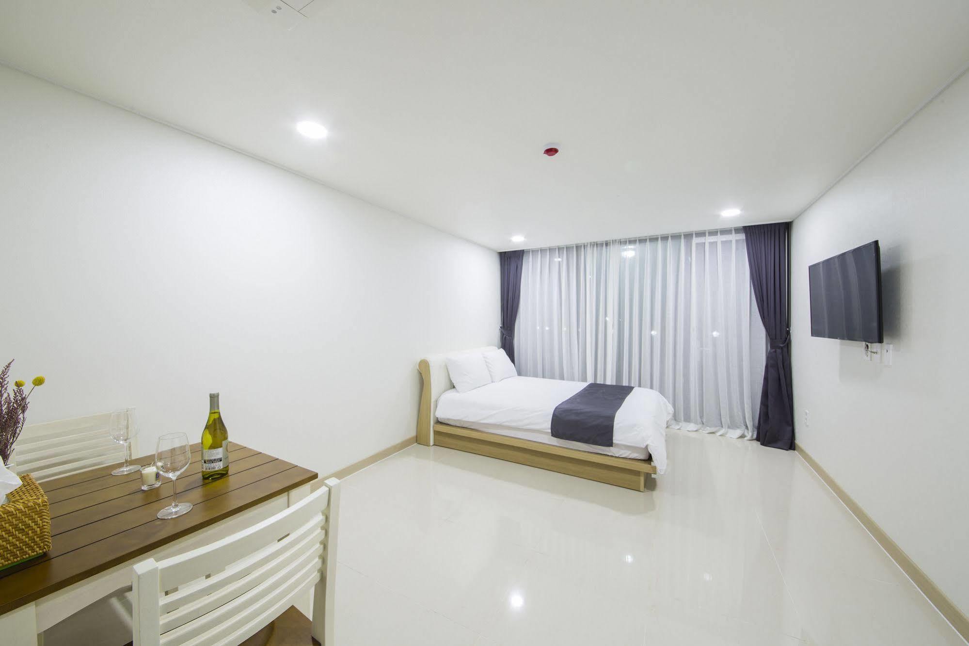 J Raum Resort Согвипхо Экстерьер фото