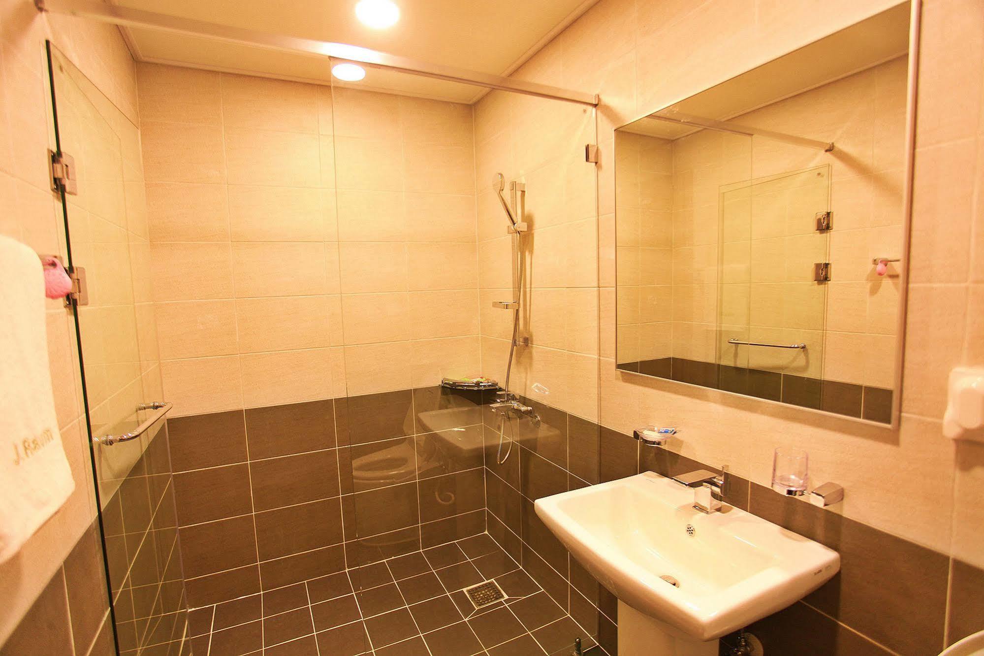 J Raum Resort Согвипхо Экстерьер фото
