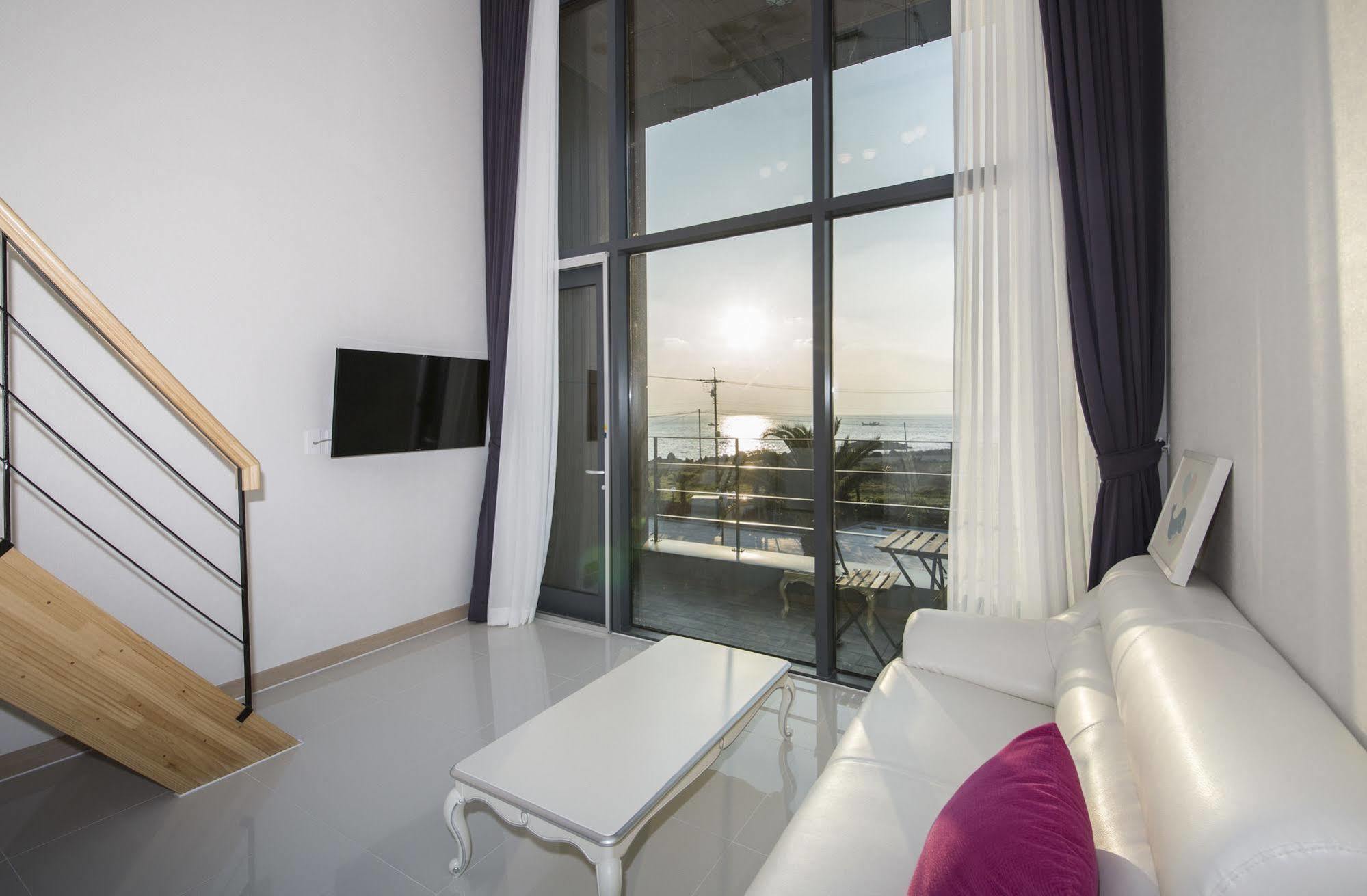 J Raum Resort Согвипхо Экстерьер фото