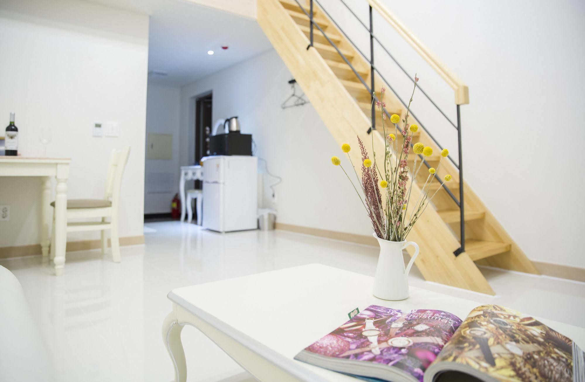 J Raum Resort Согвипхо Экстерьер фото