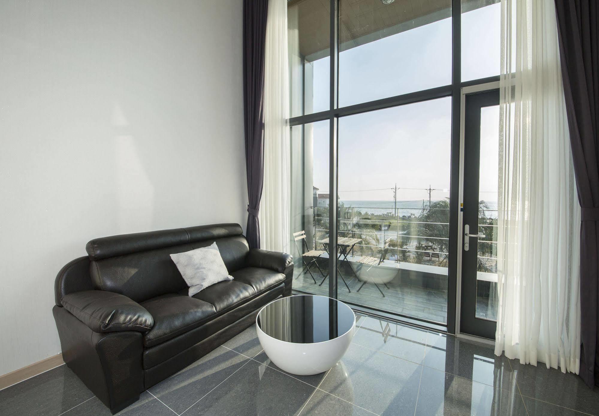 J Raum Resort Согвипхо Экстерьер фото