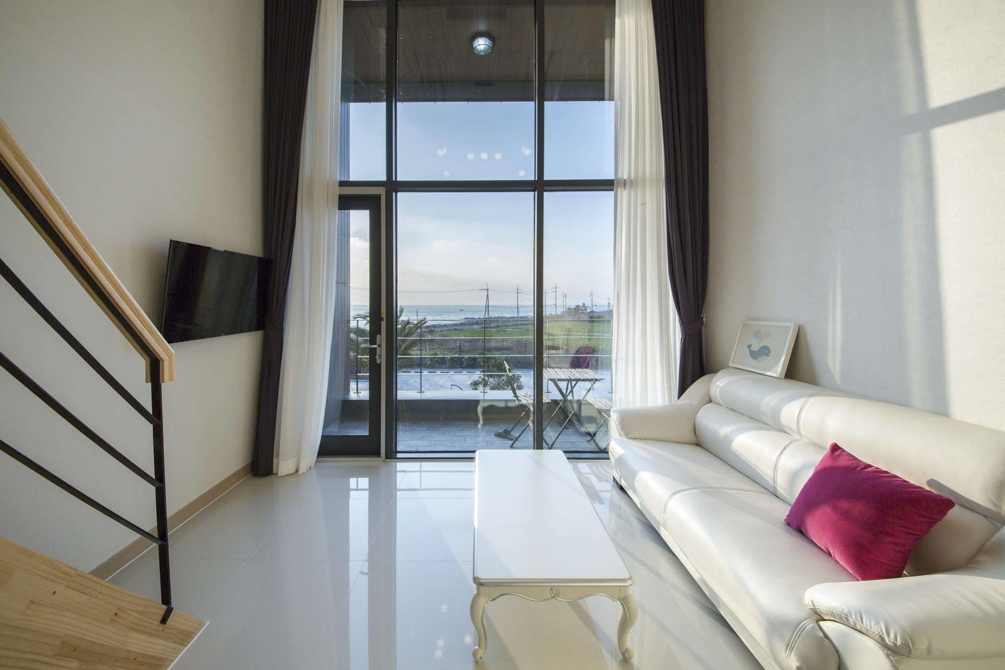 J Raum Resort Согвипхо Экстерьер фото