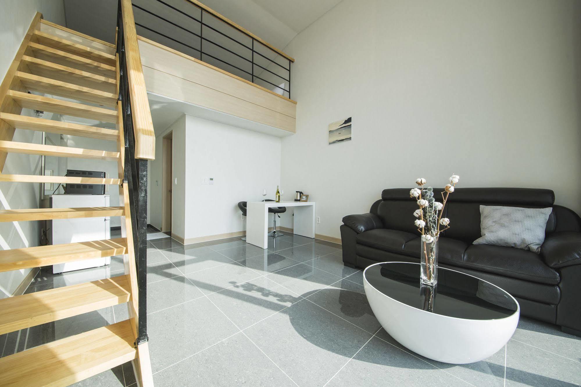 J Raum Resort Согвипхо Экстерьер фото