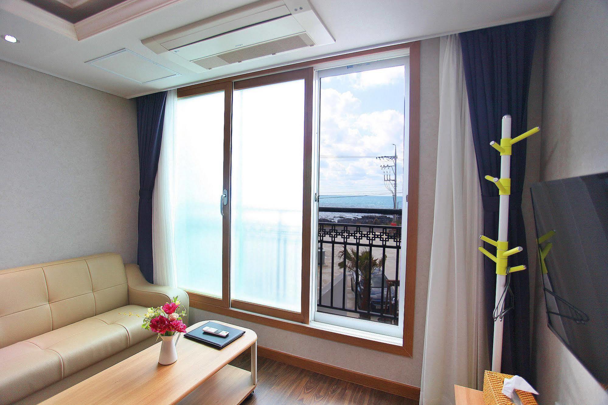 J Raum Resort Согвипхо Экстерьер фото