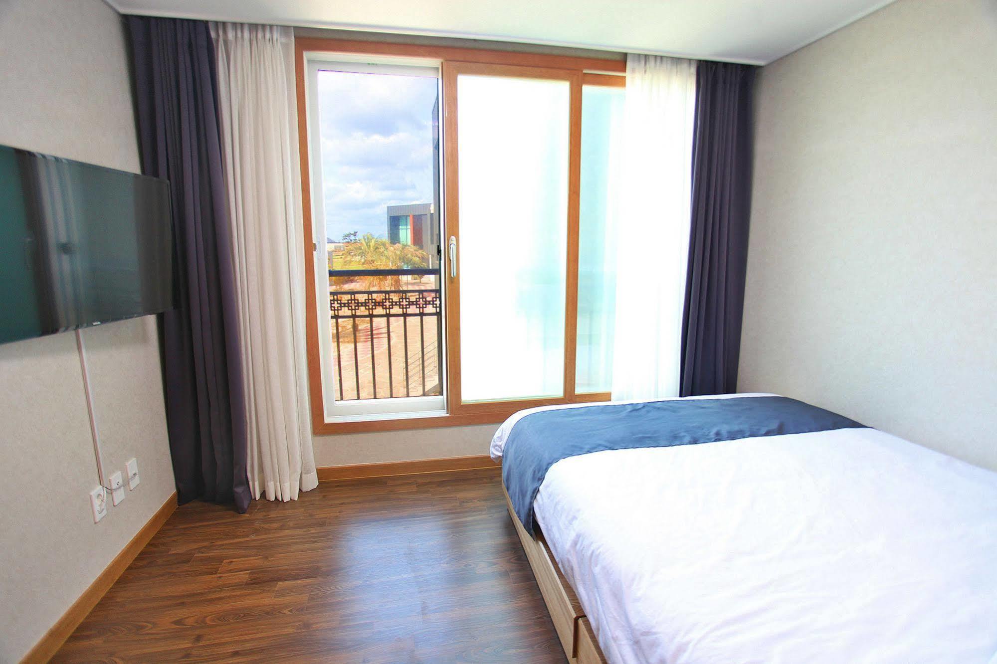 J Raum Resort Согвипхо Экстерьер фото